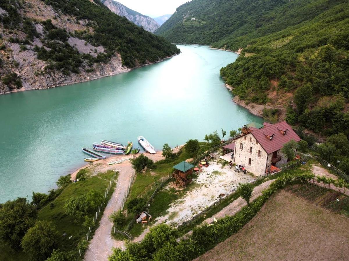 Guest House Aprripe Guri Firza Kültér fotó