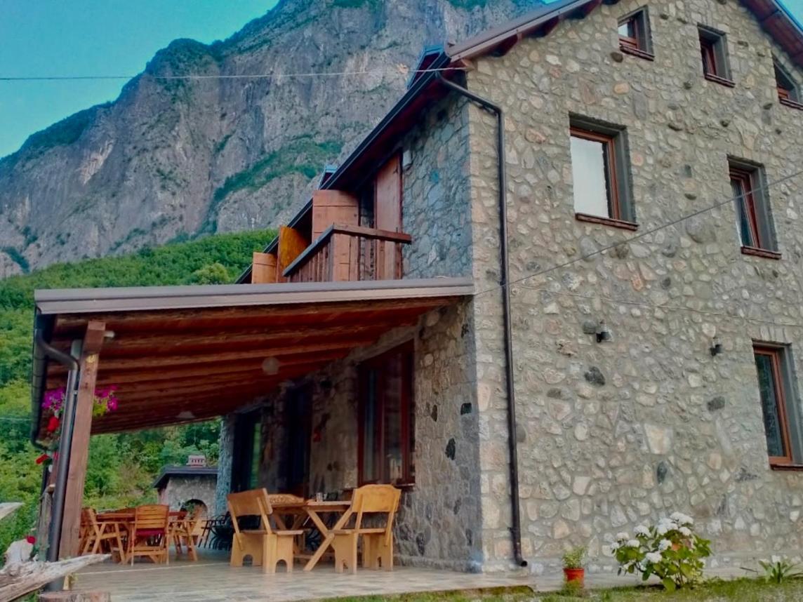 Guest House Aprripe Guri Firza Kültér fotó
