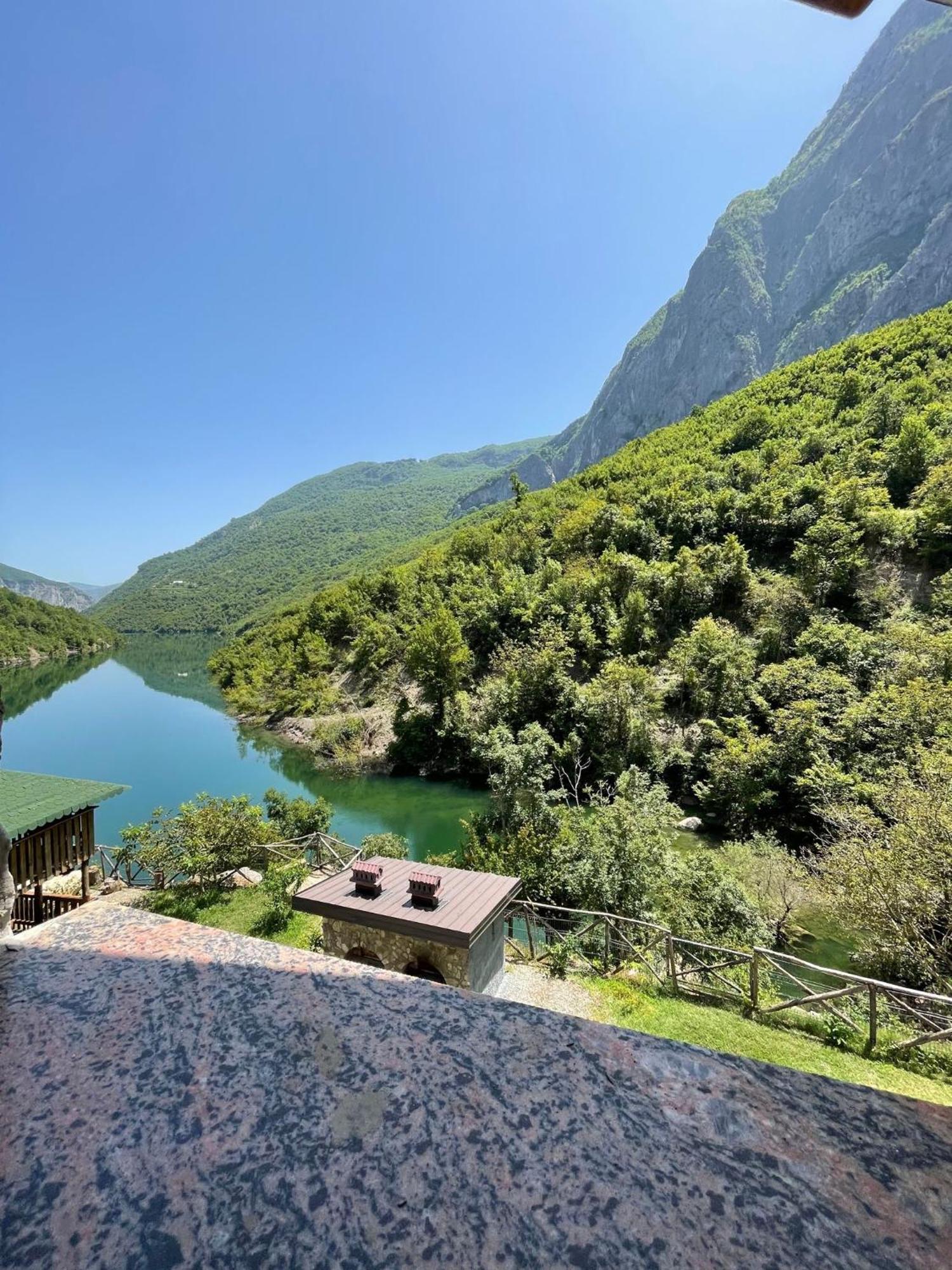 Guest House Aprripe Guri Firza Kültér fotó