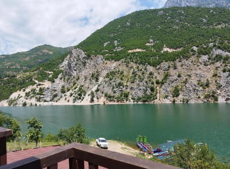 Guest House Aprripe Guri Firza Kültér fotó