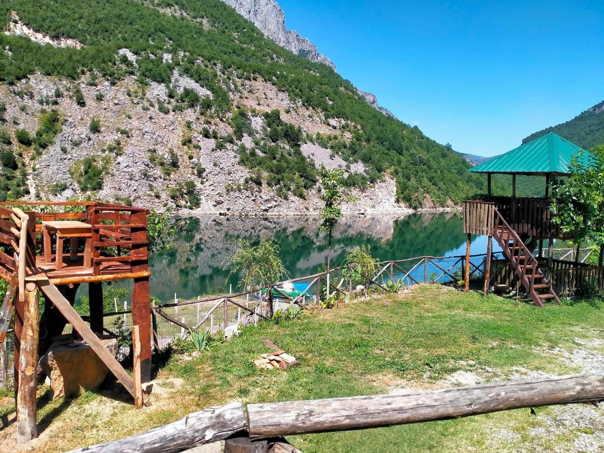 Guest House Aprripe Guri Firza Kültér fotó