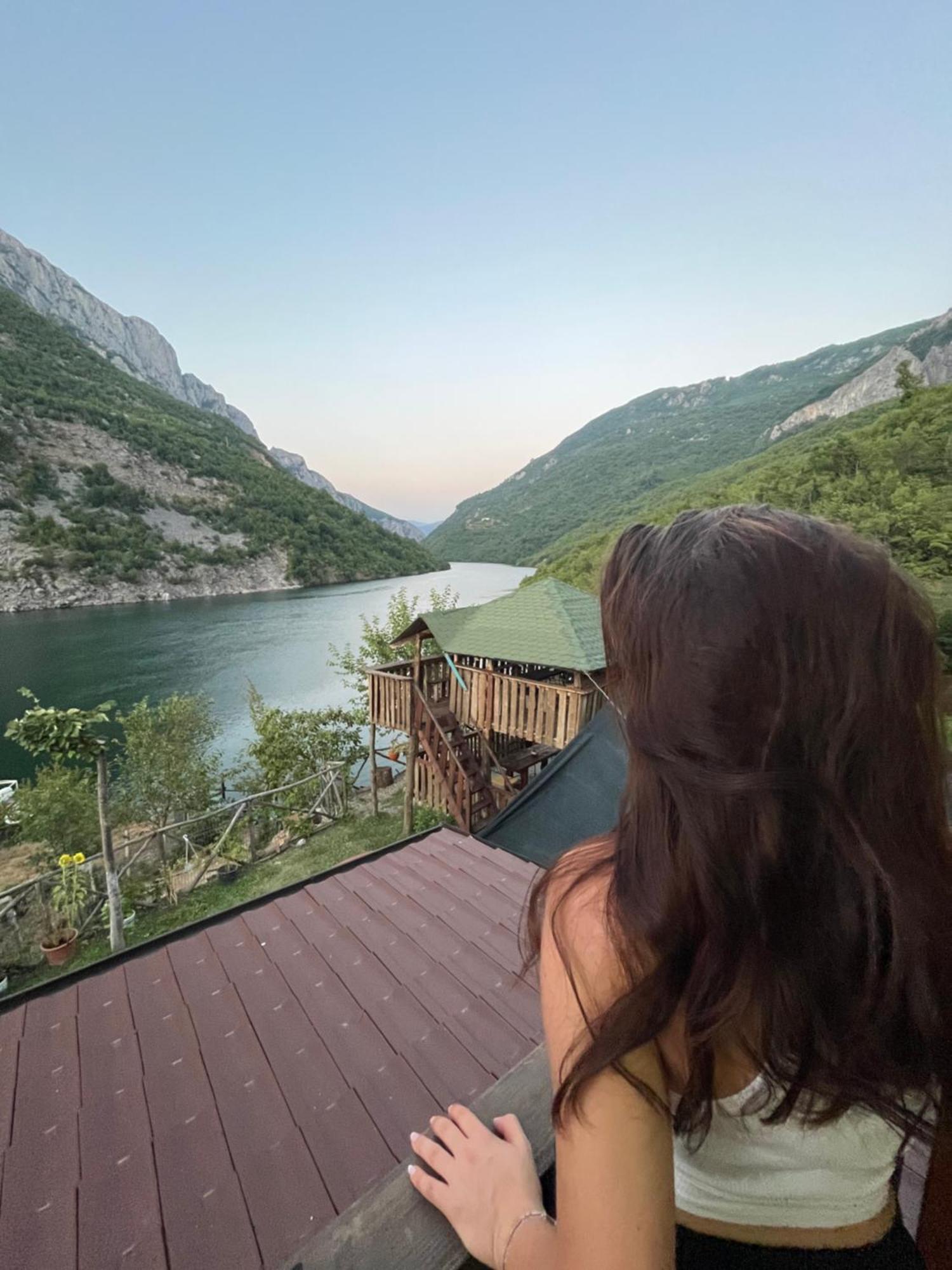 Guest House Aprripe Guri Firza Kültér fotó
