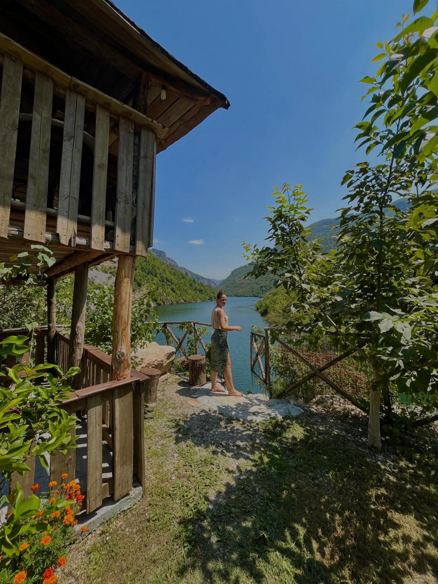 Guest House Aprripe Guri Firza Kültér fotó